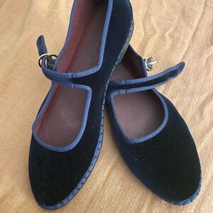 Elegant Navy Blue Velvet Flats